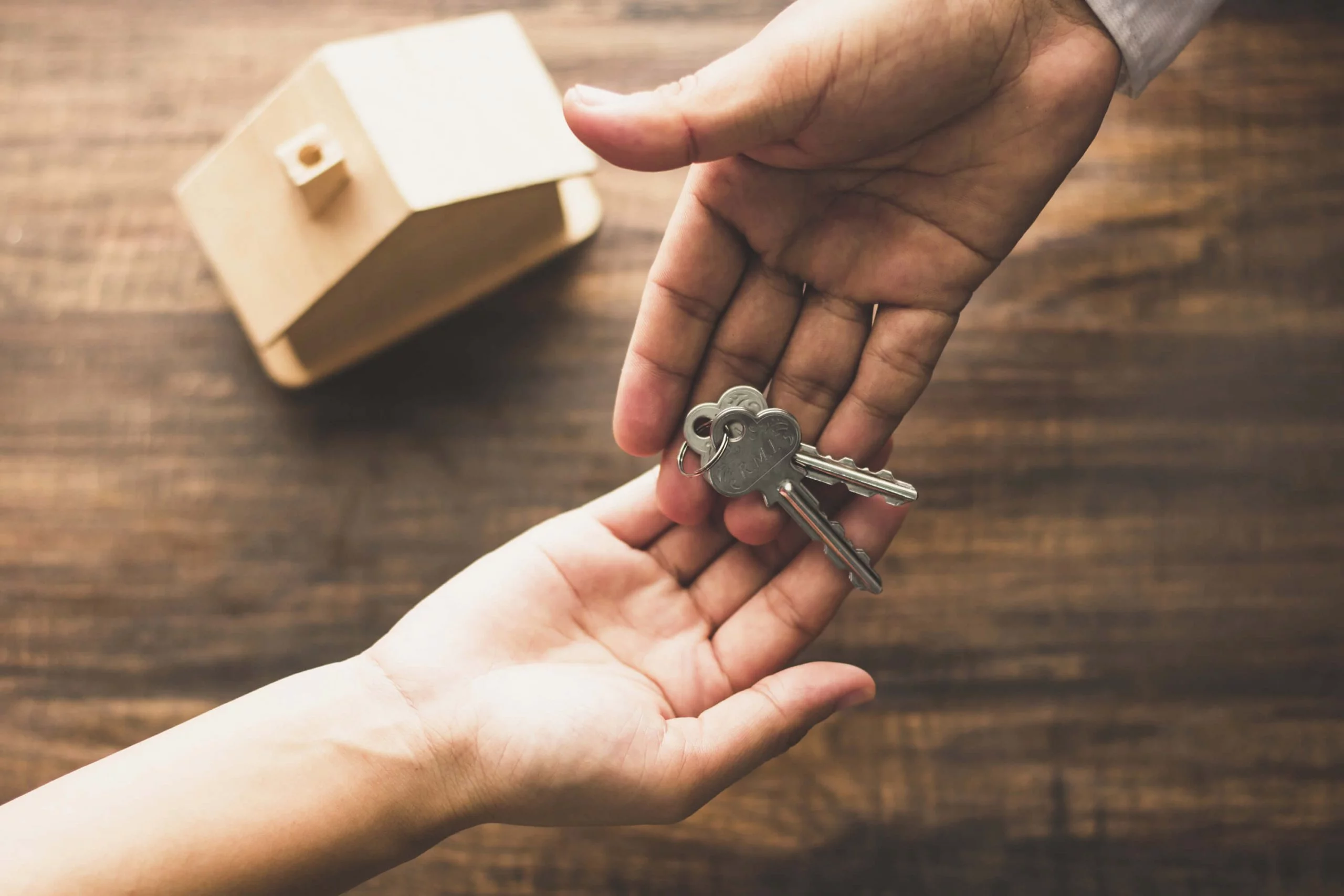 __firma-bezeichnung-kurz__ - Begleitung des Immobilienverkaufs in __hauptgeolage__